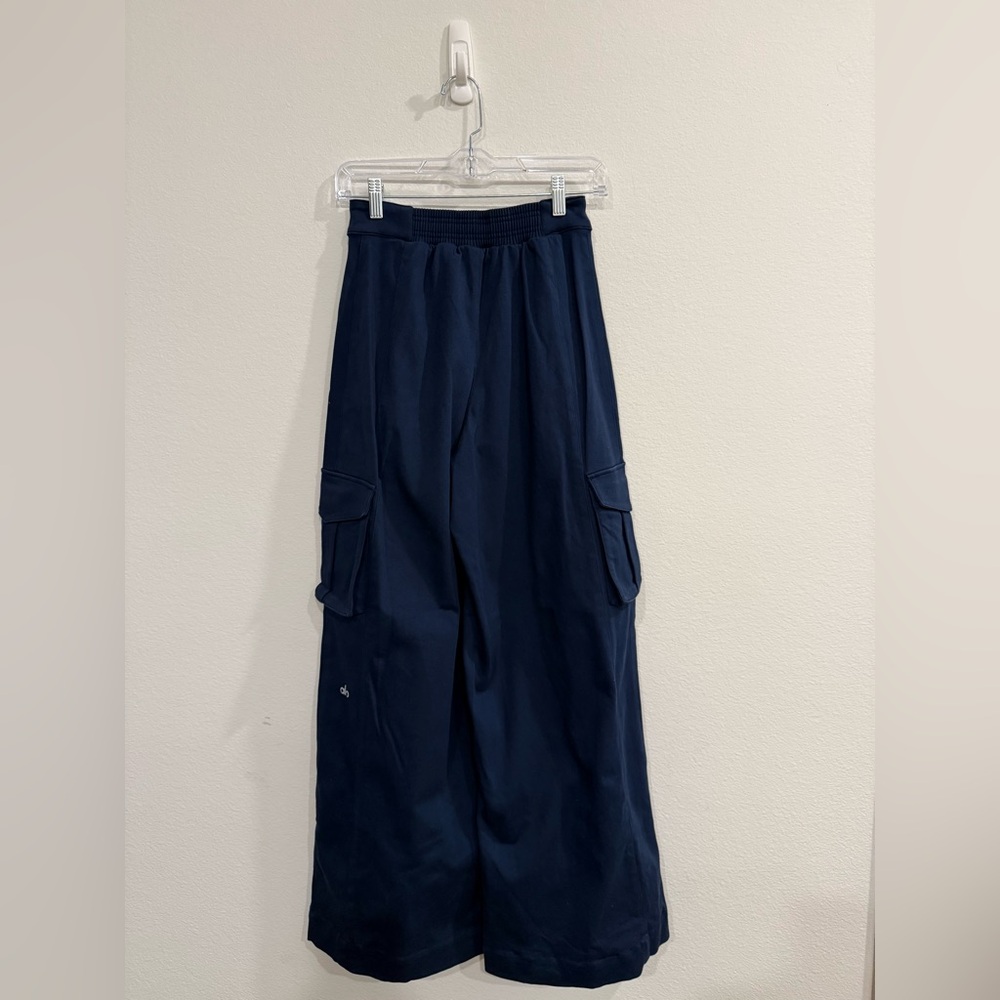 ALO YOGA Navy Wide-Leg Cargo Show Off Trouser Pants - Picture 5 of 8